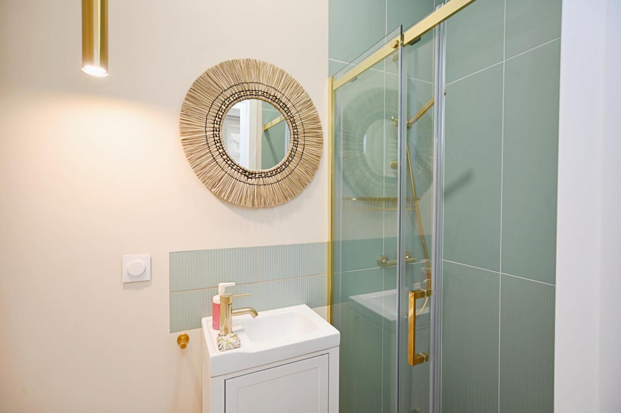 Victus Apartamenty, Compassi